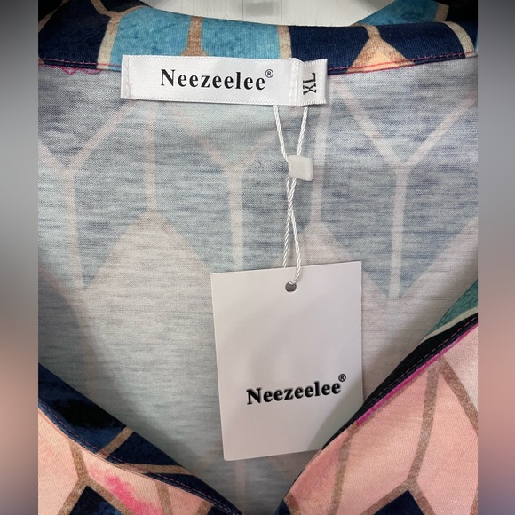 Soft tunic in stained glass pattern by Neezeelee, XL - Picture 3 of 12